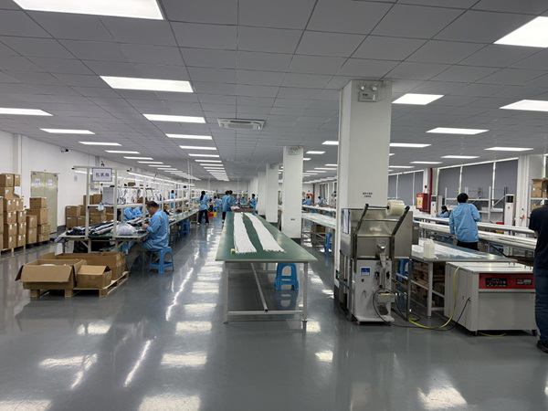 Taller de montaje y control de calidad de tiras LED de Hanron Lighting